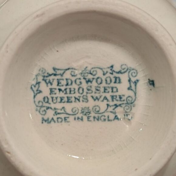 Wedgwood #2243 20th Century 40's-80's Embossed Queens Ware tea set serving piece - Picture 11 of 11
